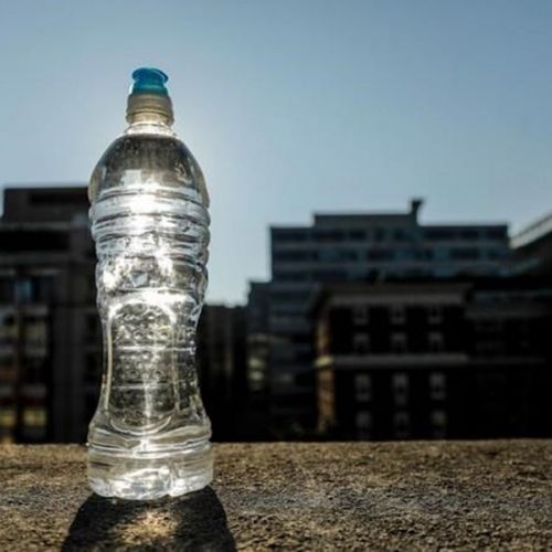 Bức xạ UV trên nhựa có tác hại thế nào ? Giải pháp sử dụng phụ gia chống UV